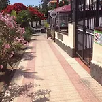 Lovely In Cristianos Hébergement de vacances